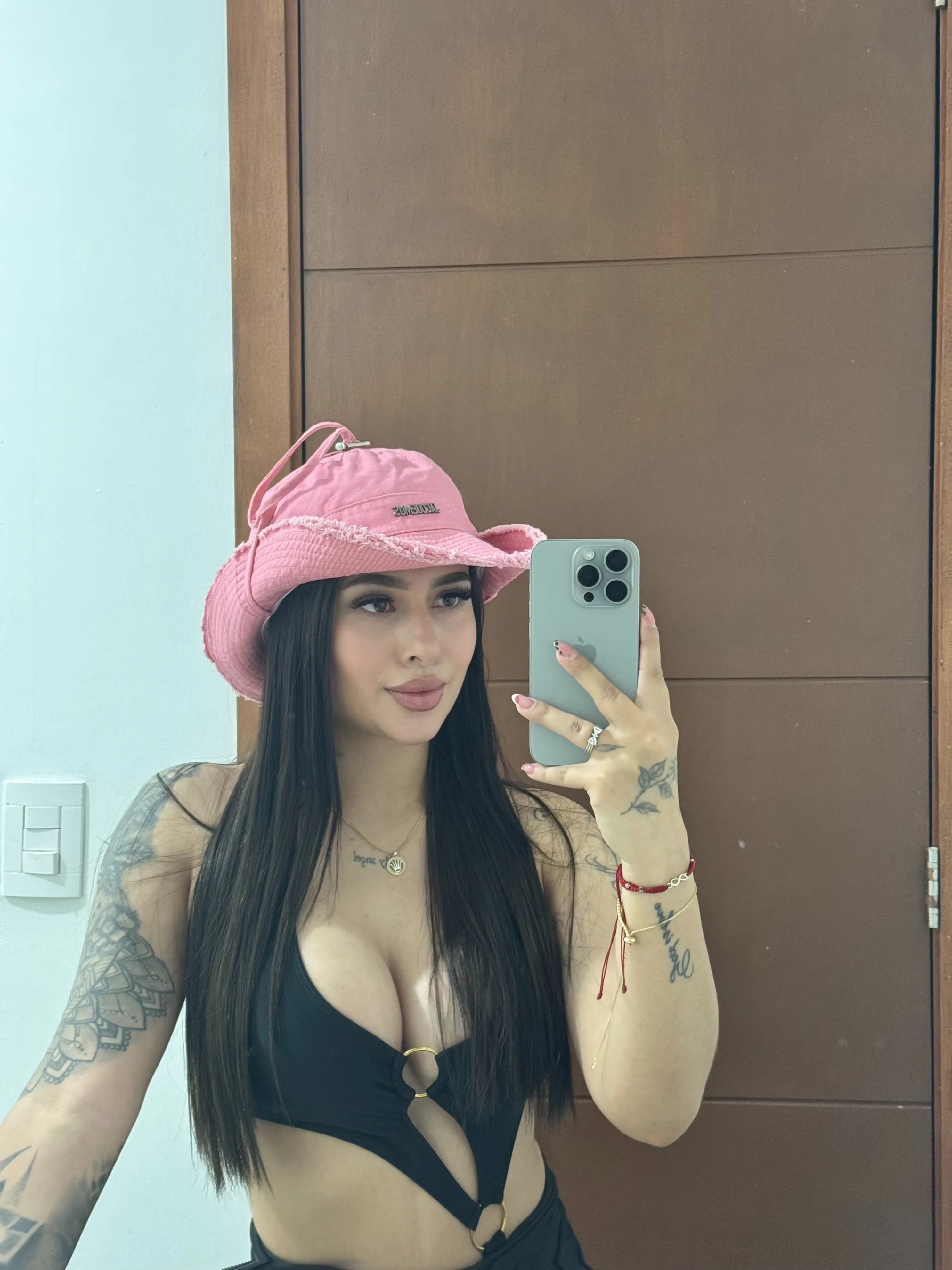 pamela photo 4