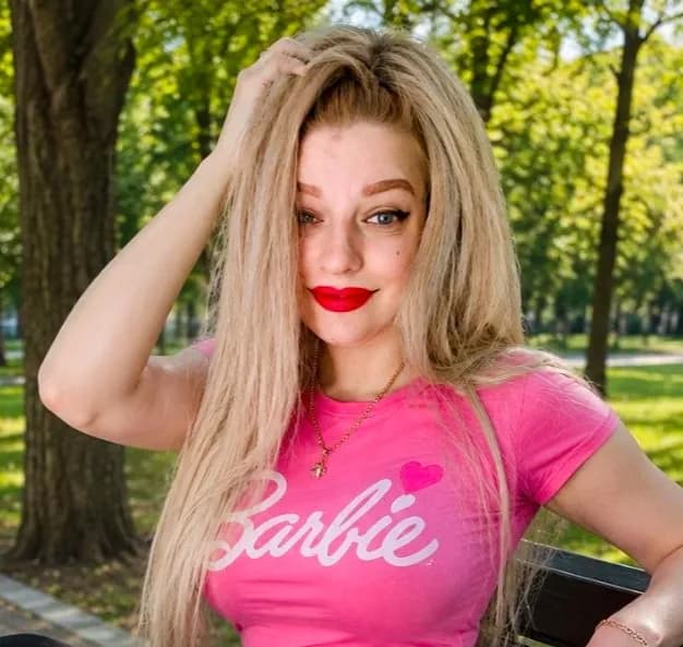 Millena Hot photo 8