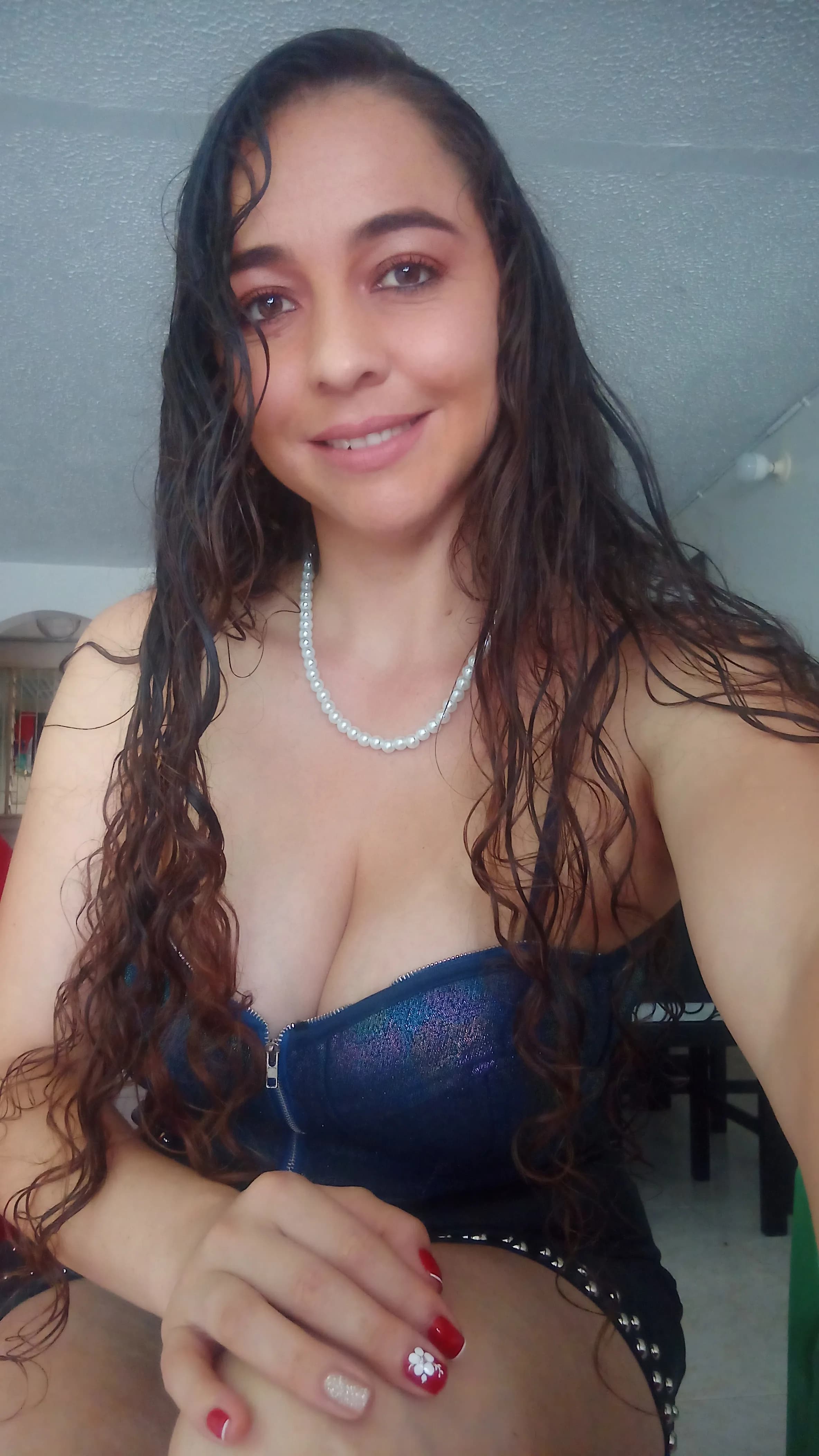LucyDirtyExtreme photo 3