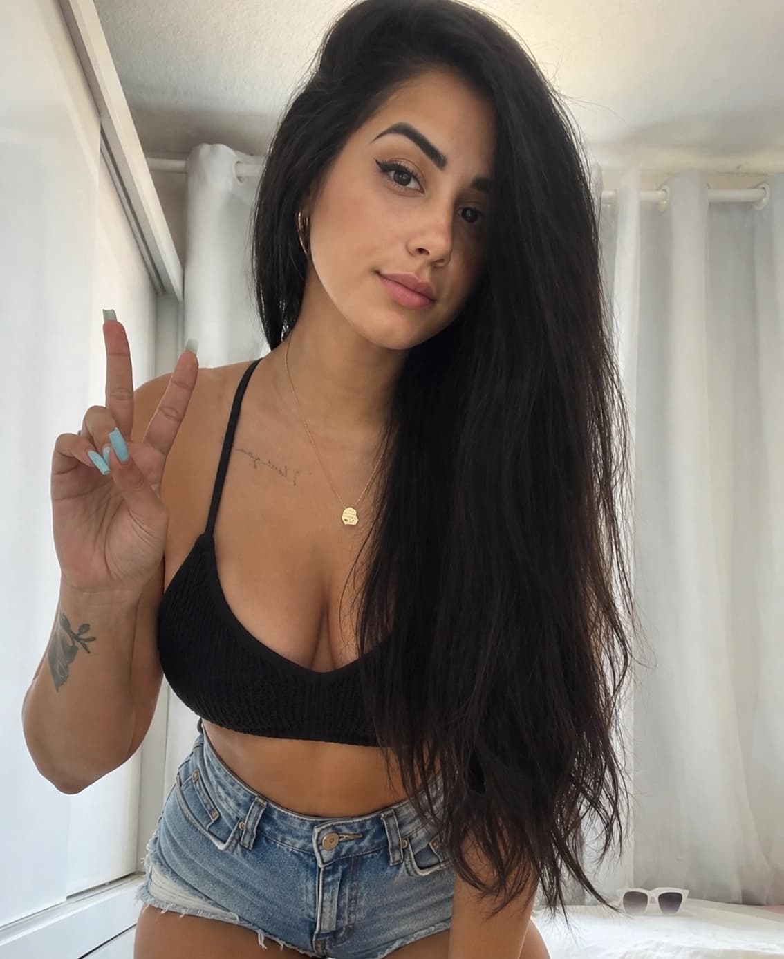 Mia kallifa photo 5